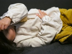 突然子どもが嘔吐した！正しい対処法は？食事は何を与えればいい？