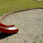 子どもの砂遊びは危険？公園での砂場遊び、いつからなら大丈夫？