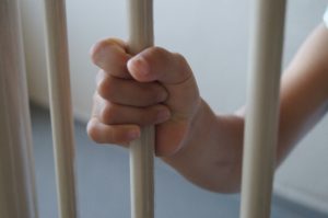 爪を噛む癖を治す方法。子どもの爪噛み、原因はやっぱりアレ？