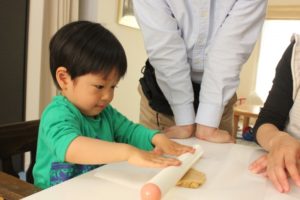 子供にお手伝いをさせる、その効果とは？ お手伝いの種類でメリットは様々