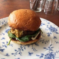 ブーム ブーム バーガーズのハンバーガー