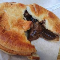 ハリーズ カフェ デ ホイールのミートパイ